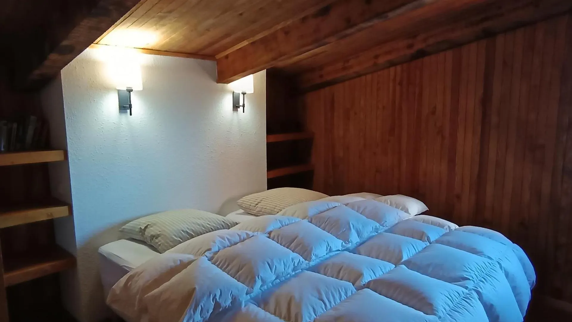 Apartment Charmant Chalet 4 Ch. Pour 9 Pers. A Montgenevre Avec Balcon Face Aux Pistes - Fr-1-445-219