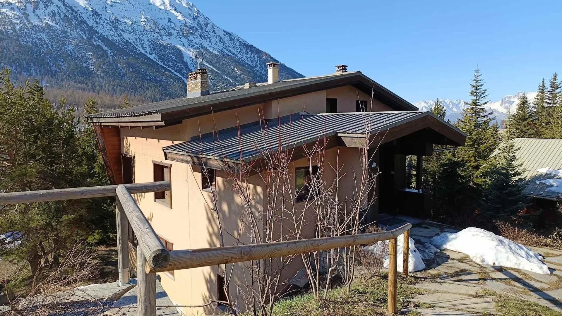 Charmant Chalet 4 Ch. Pour 9 Pers. A Montgenevre Avec Balcon Face Aux Pistes - Fr-1-445-219